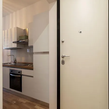 Guesthost - Termini Cozy Grey Apartament