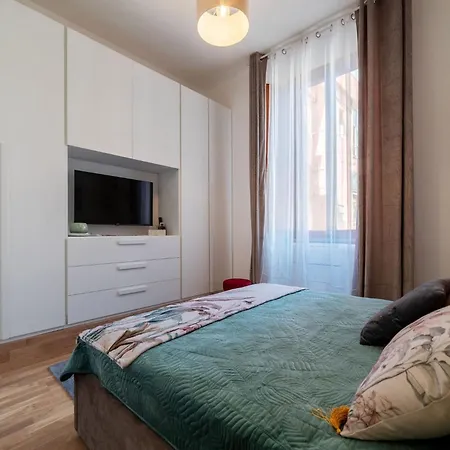 Guesthost - Termini Cozy Grey Apartament